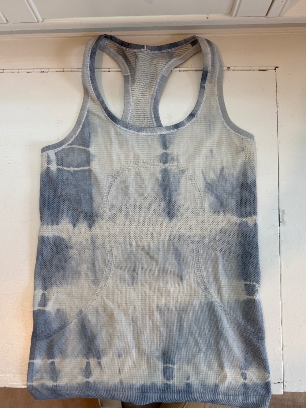 Lululemon Swiftly Tech Racer Back Tie Dye Tank Top Size 6 Blue White